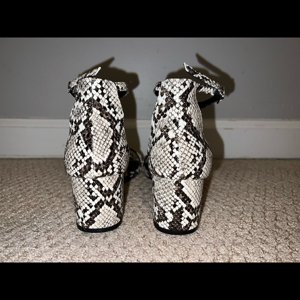 Amazon Essentials Woman’s Two Strap Heeled Sandal… - image 3